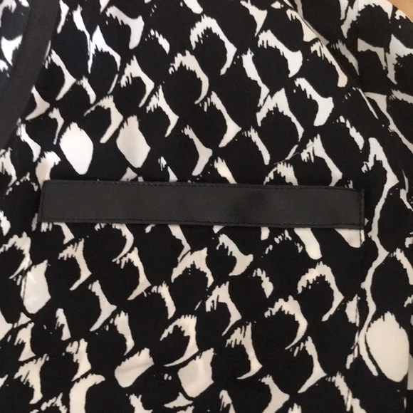 DKNYC Blouse - Picture 4 of 9